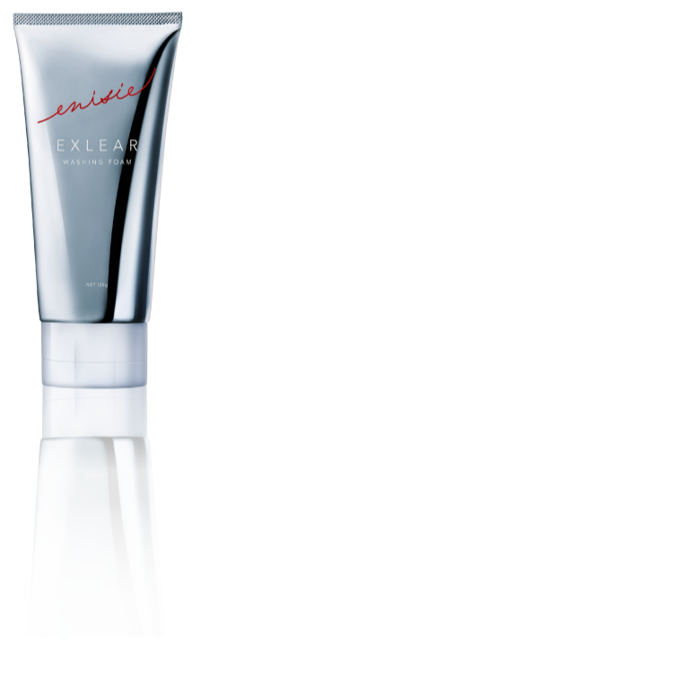 濃厚泡が肌に吸着し毛穴汚れや古い角質をやさしくオフ。WASHING FOAMエニシー エクリアウォッシングフォーム120g  5,500円（税別）